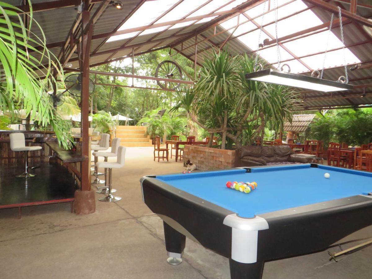 Isaan Perazim Park Hotel Roi Et Buitenkant foto