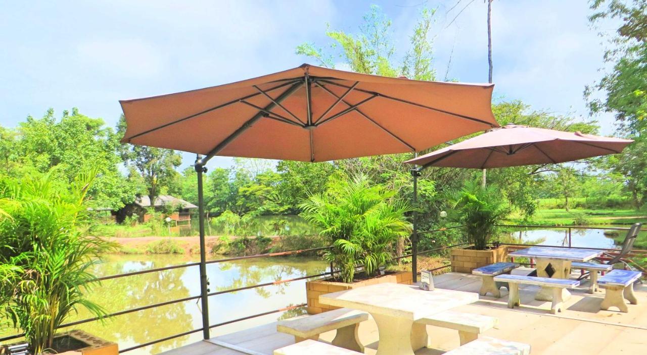 Isaan Perazim Park Hotel Roi Et Buitenkant foto