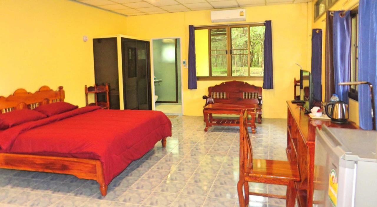 Isaan Perazim Park Hotel Roi Et Buitenkant foto