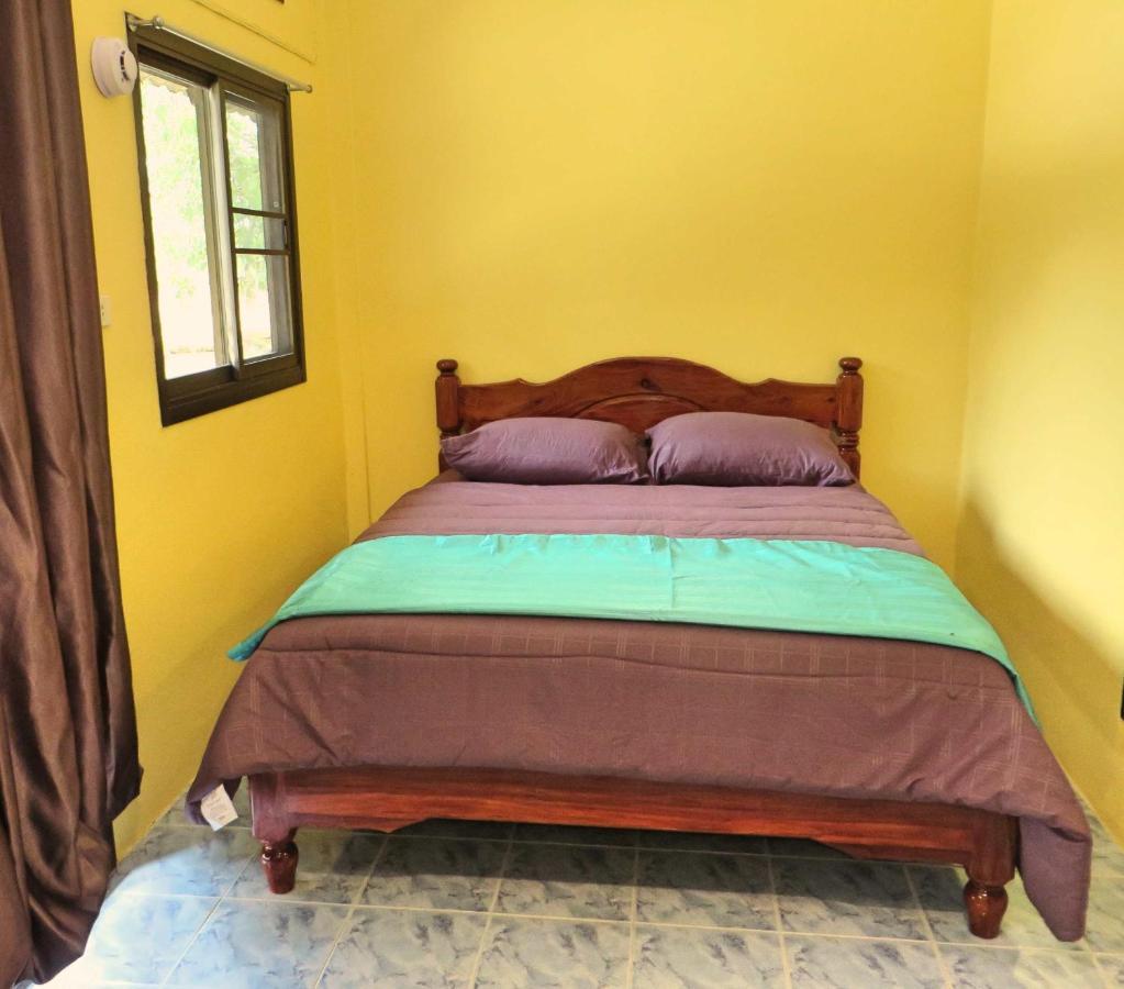 Isaan Perazim Park Hotel Roi Et Buitenkant foto