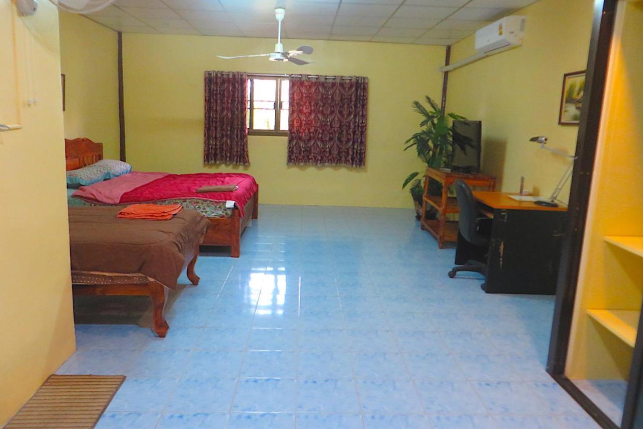 Isaan Perazim Park Hotel Roi Et Buitenkant foto
