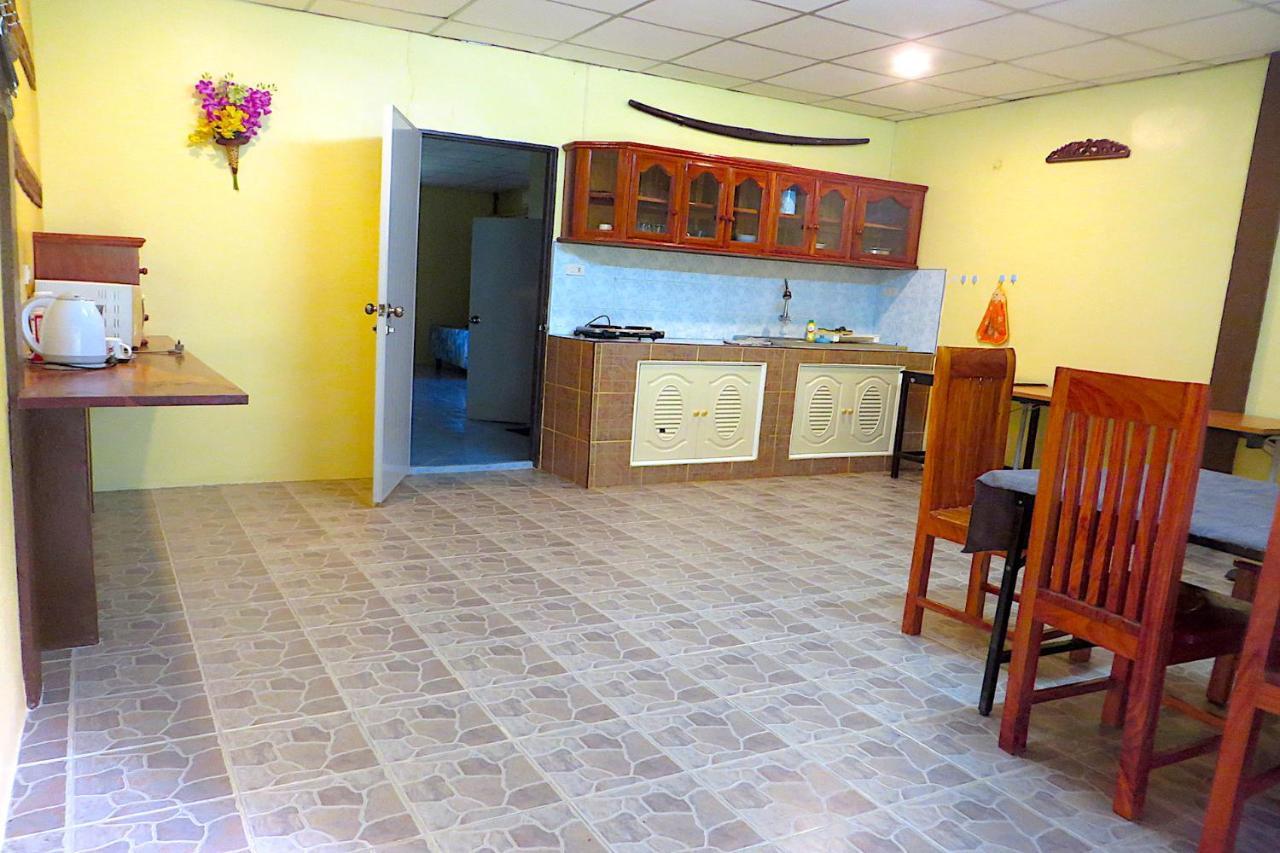 Isaan Perazim Park Hotel Roi Et Buitenkant foto