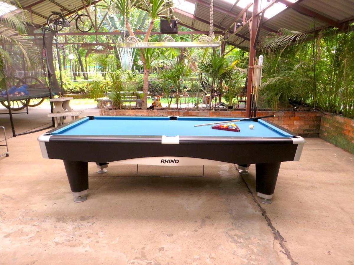 Isaan Perazim Park Hotel Roi Et Buitenkant foto