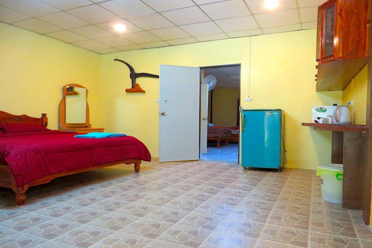 Isaan Perazim Park Hotel Roi Et Buitenkant foto