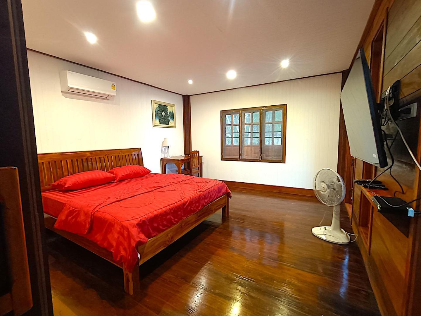 Isaan Perazim Park Hotel Roi Et Buitenkant foto